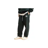 Тёмно-зелёный