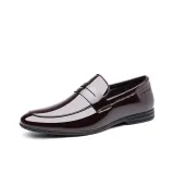 Коричневый