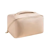 Сумка-подушка, молочно-белого цвета, с логотипом