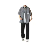 Дымчатый серый рубашка + черные джинсовые штаны