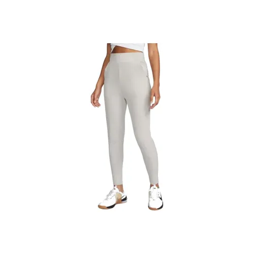 NIKE Светло-серые Женские Повседневные Брюки