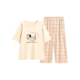 Кремово-абрикосовый