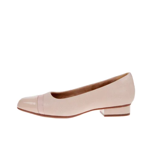 Clarks Keesha Rosa Повседневная обувь 2,5 см Женская Телесного цвета