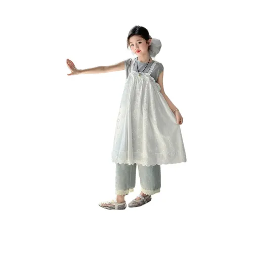 Because No Повседневная спортивная одежда Трехкомпонентный комплект базовый слой + юбка + брюки для детей