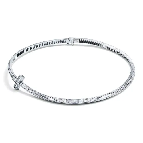 TIFFANY & CO. Бриллиантовое Колье T1 Белое Золото 18 Карат С Бриллиантами Огранки «багет» И Круглой Огранки