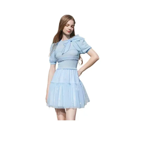 AIVEI Короткое платье с короткими рукавами женское