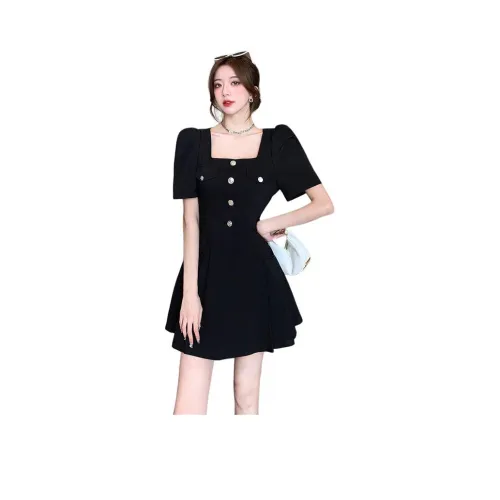 Женские короткие платья с рукавами