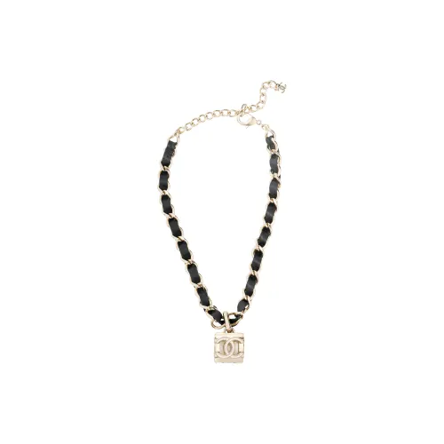 CHANEL Double C Металлические ожерелья Женские