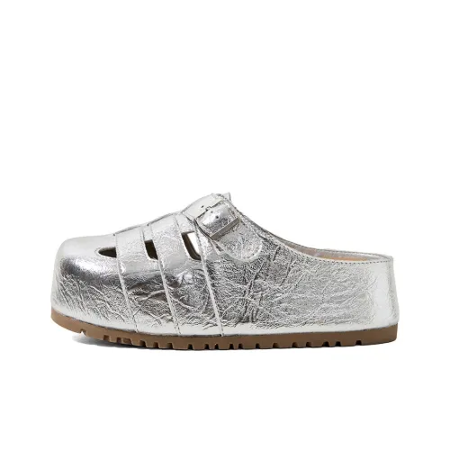 A Poinsettia Princess Домашние тапочки Женские