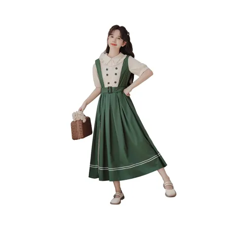 Короткое платье с короткими рукавами женское абрикосового и зеленого цвета двухкомпонентное