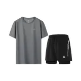 Серый с коротким рукавом + черные шорты