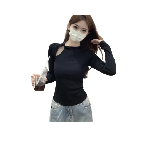 Flowers in water T-Shirt Женская