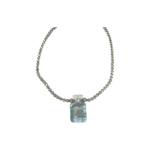 CHANEL Ожерелья Женские