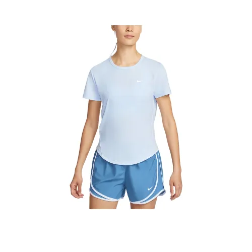 Nike Dri Fit Стандартная футболка Женская Светло-синяя