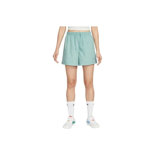 Nike Sportswear Повседневные шорты Женские