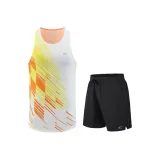 Комплект одежды (Белый топ + Черные шорты)