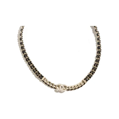 CHANEL Ожерелья Женские