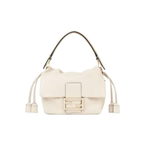 FENDI Mamma Baguette SmallМини-сумка Из Кожи Наппа Цвета Камелии