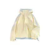 Светло-жёлтый