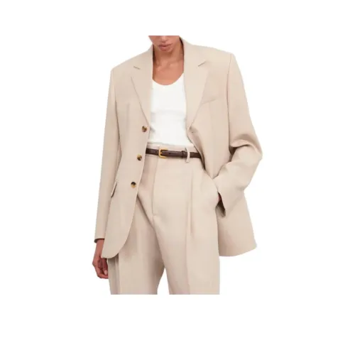 WARDROBE.NYC Бизнес-костюм женский цвет песочный