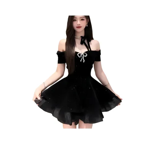 Черные женские платья в стиле Лолита