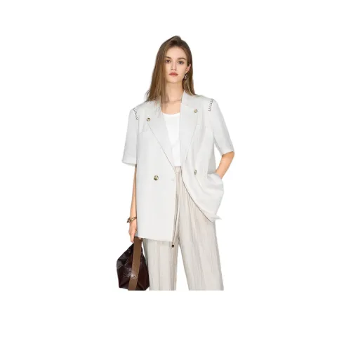 Bethine Бизнес-костюм женский бежевый