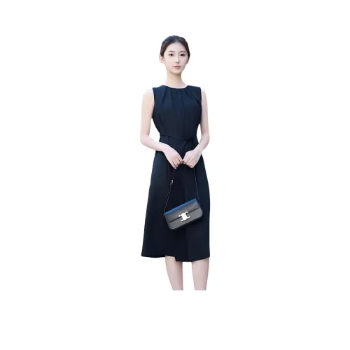 Лето будет проведено после ужина. Без рукавов платье женское