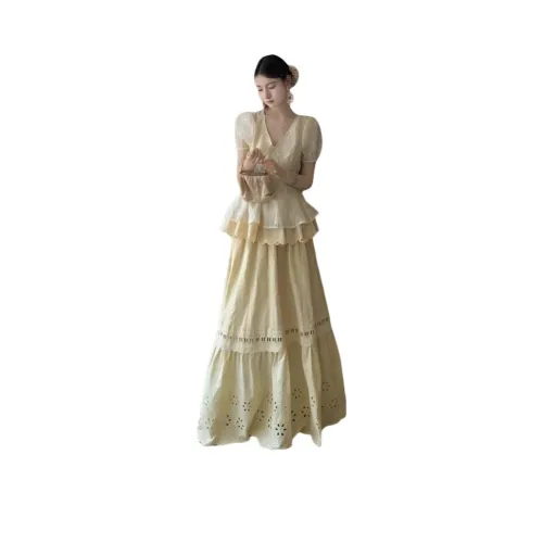 LAKESI Женские комплекты с юбкой