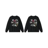 Черный свитшот с круглым вырезом