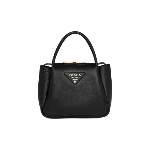 PRADA Сумки через плечо Женские