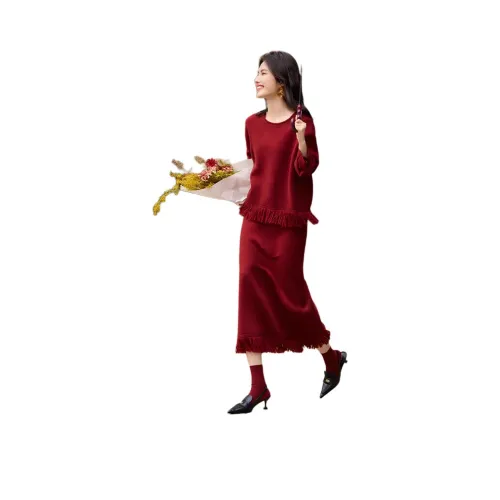 XWI Красный Женские Комплекты с юбкой