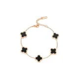 Счастливый браслет с четырехлистным клевером