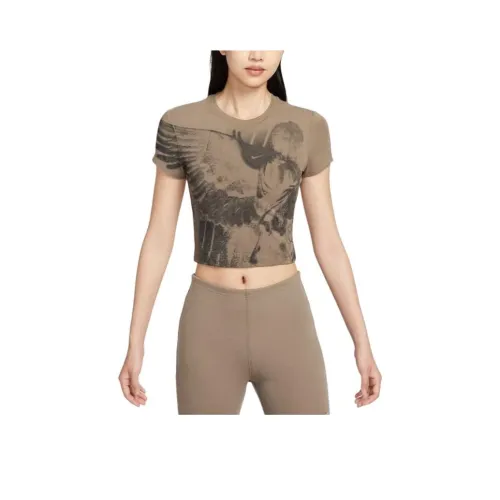 NIKE Умбра Женские Футболки