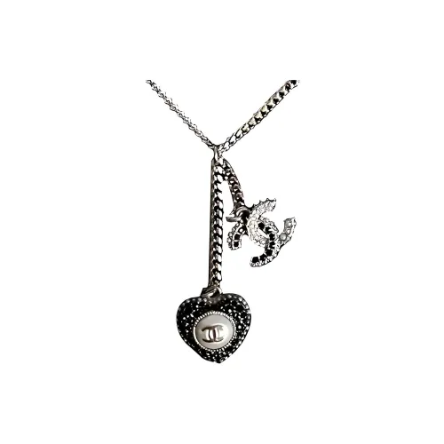 CHANEL Ожерелья Черные Женские
