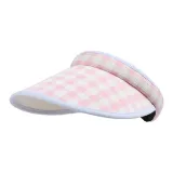 Розовая сетчатая шапка с визором
