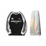 Черно-белый топ + белые и серые штаны