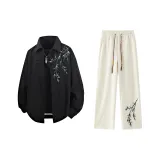 Черная рубашка с длинным рукавом + штаны цвета экрю