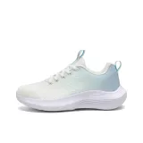 Белый и синий цвет