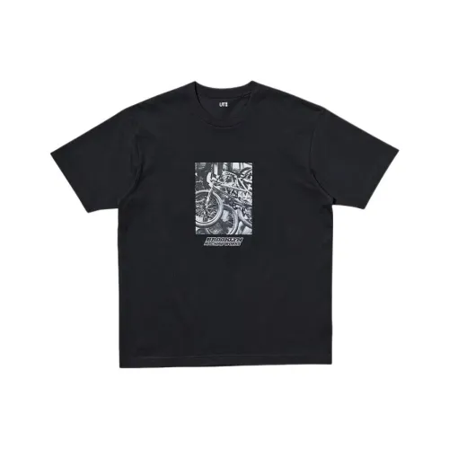 UNIQLO Черная унисекс футболка