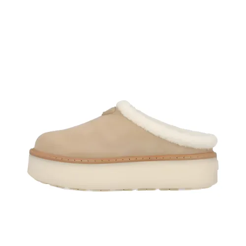 PRADA Домашние тапочки Женские Светло-коричневый