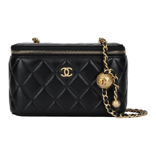 CHANEL Сумки через плечо Женские