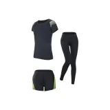 Комплект одежды [Зеленый полосатый топ + Зеленые полосатые шорты + Черные штаны]