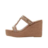 Коричневый