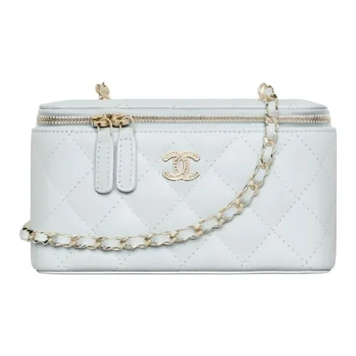 CHANEL Сумки через плечо Женские
