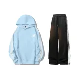 Светло-небесно-синий топ + черные штаны