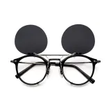 Черный + с откидной крышкой, серые накладные линзы