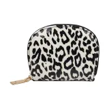 Белый леопард