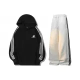 Чёрный топ + белые и серые штаны