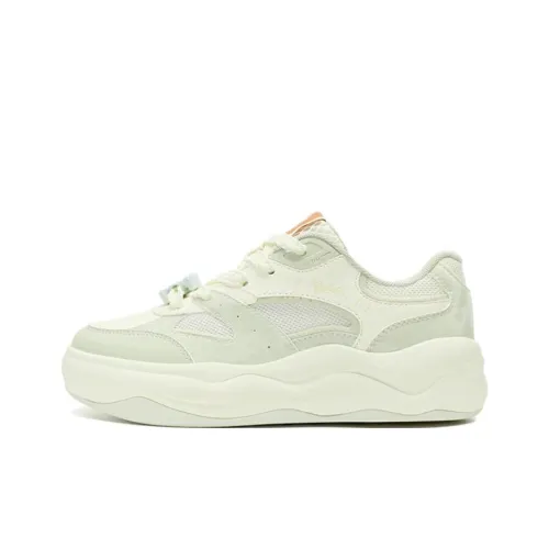 QIAODAN Dry Покрытие Slip-Resistant Увеличение Высоты Низкие Кроссовки для Скейтбординга Женские Айвори Белый Dew Серый