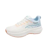 Лунно-белый